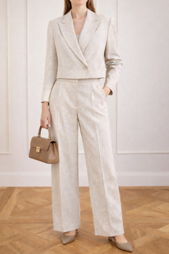 Elegancka stylizacja w beżach.png